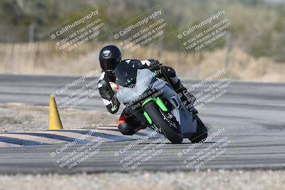 media/Dec-01-2025-Moto Forza (Mon) [[2daa91e15f]]/1-Advanced Group/Session 3 (Turn 3)/